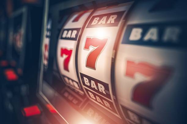 menara123 mobile app showing live dealer table and payment options